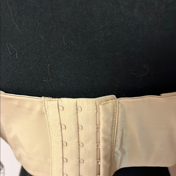 Tan Full Coverage Bra with Molded Cups and Smooth Texture - Picture 3 of 7